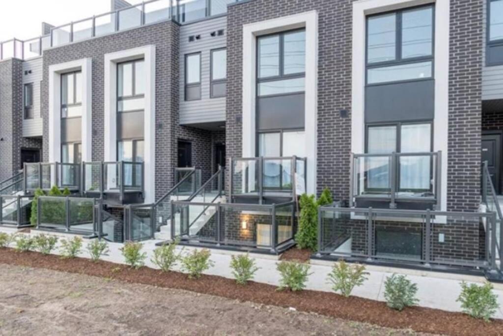 Exquisite, Bright & Modern Condo. Niagara-Fälle Exterior foto