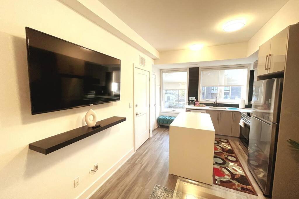 Exquisite, Bright & Modern Condo. Niagara-Fälle Exterior foto