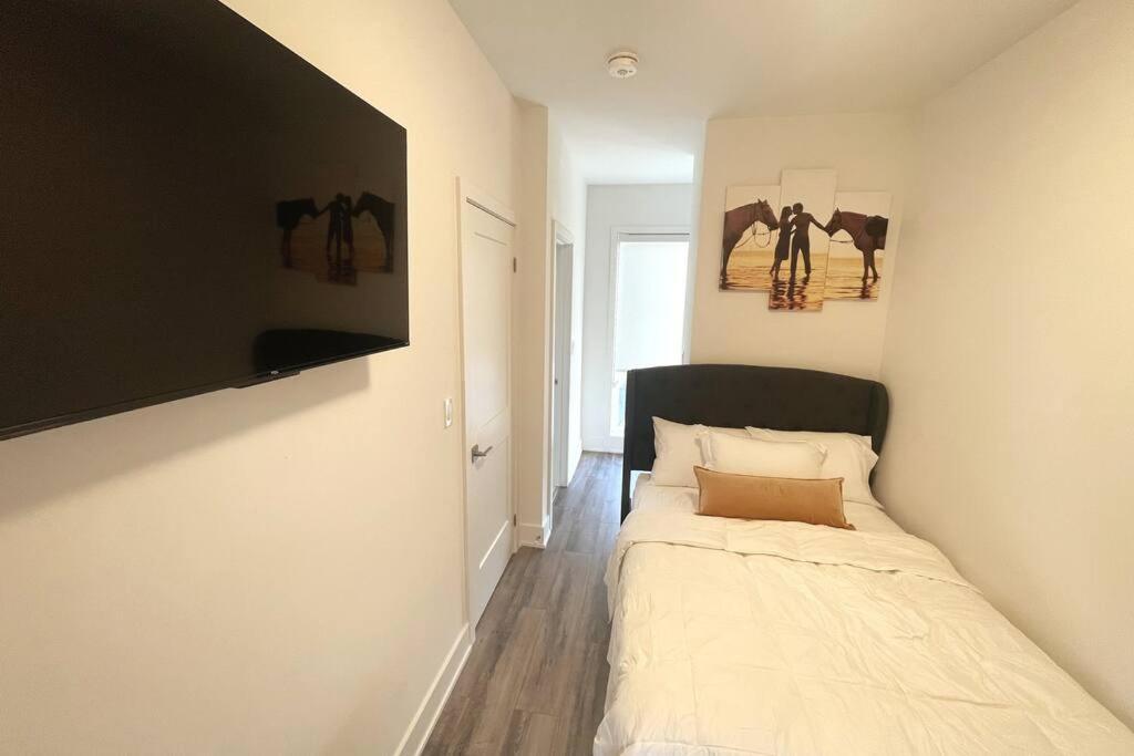 Exquisite, Bright & Modern Condo. Niagara-Fälle Exterior foto